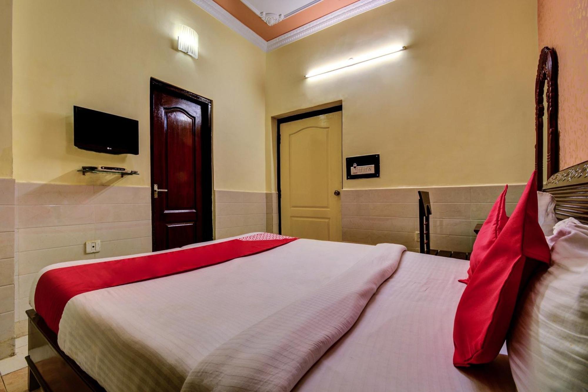 Collection O Rg Palace Hotel